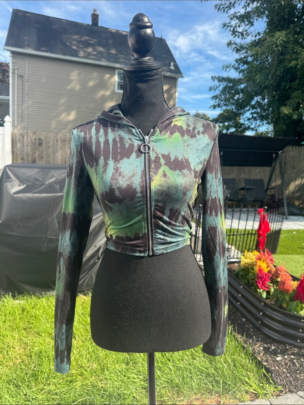 SHEIN Green and Black Cropped Tie-Dye Zip Hoodie